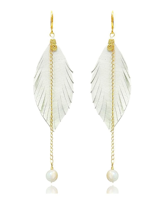 Set de aretes pluma Vangania con acabado Baño de Oro Perla