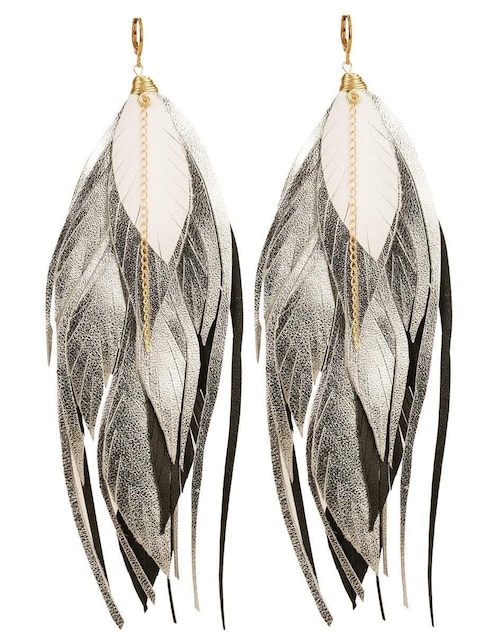 Aretes largos de pluma Vangania de piel con acabado baño de oro 18k