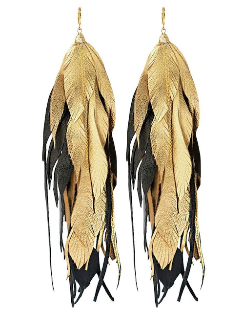 Aretes largos de pluma Vangania de piel con acabado baño de oro 18k