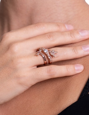 Anillo circular Pineda Covalin Mariposa cristal con acabado baño de oro rosa 10 k
