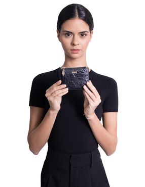 Cartera Pineda Covalin grabado mariposa para mujer