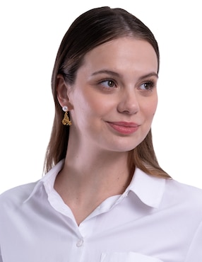 Aretes cortos de mariposa Pineda Covalin con acabado chapa de oro 18 K perla