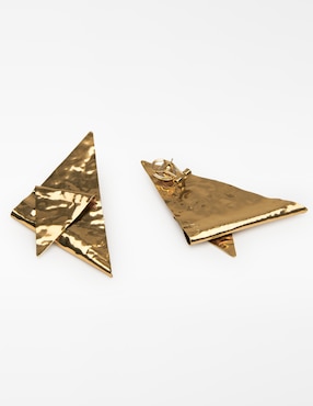 Aretes largos triangulares Adolfo Dominguez