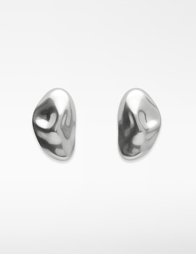 Aretes largos Adolfo Dominguez con acabado brillante