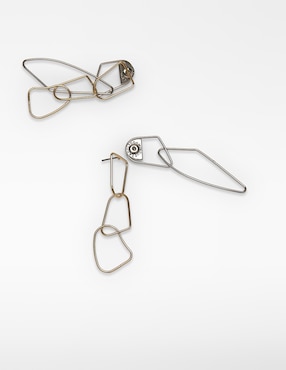 Aretes largos Adolfo Dominguez
