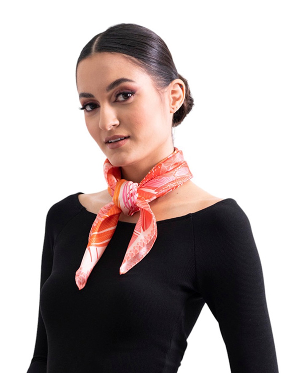 Mascada con estampado gráfico