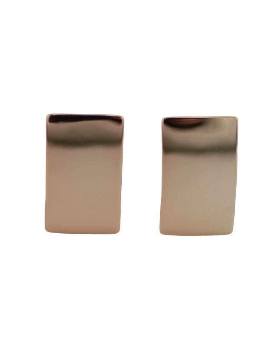 Aretes cuadrados de oro con acabado brillante