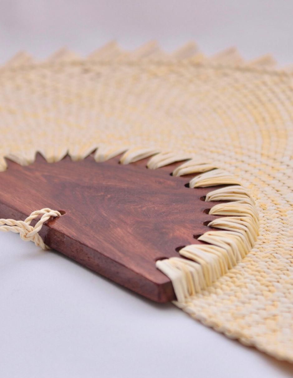 Abanico de madera 2