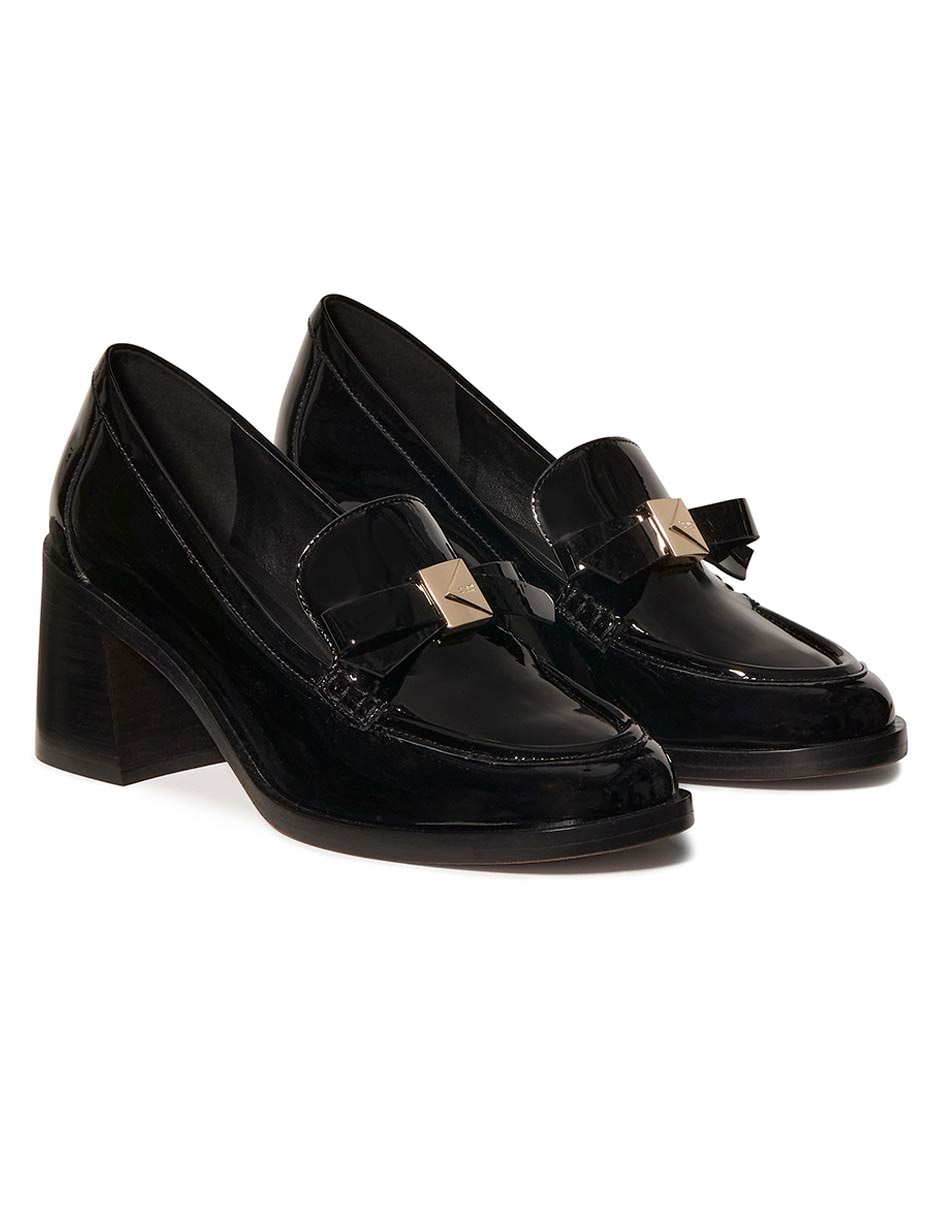 Zapato de charol para mujer