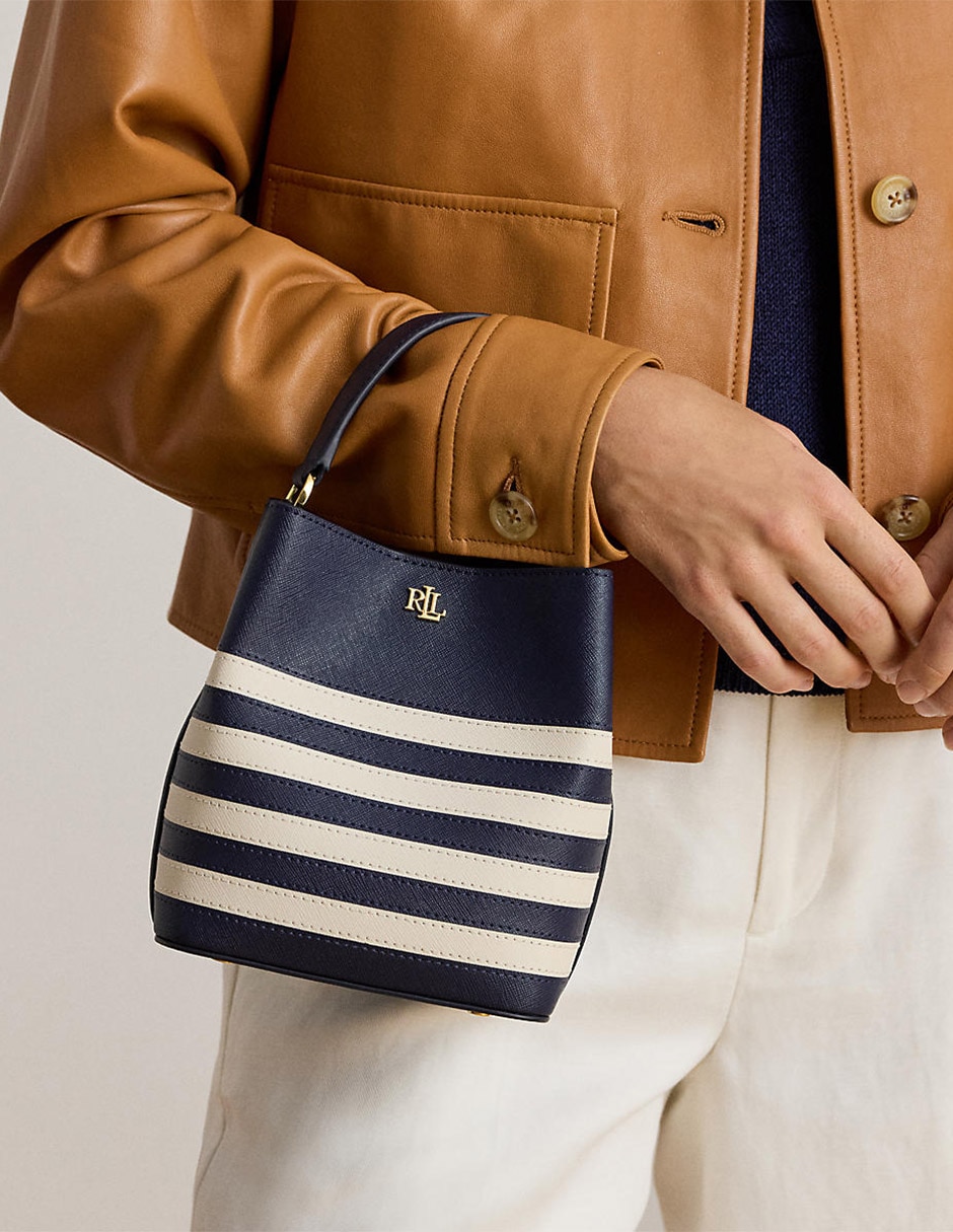Bolsa bucket de piel para mujer 10