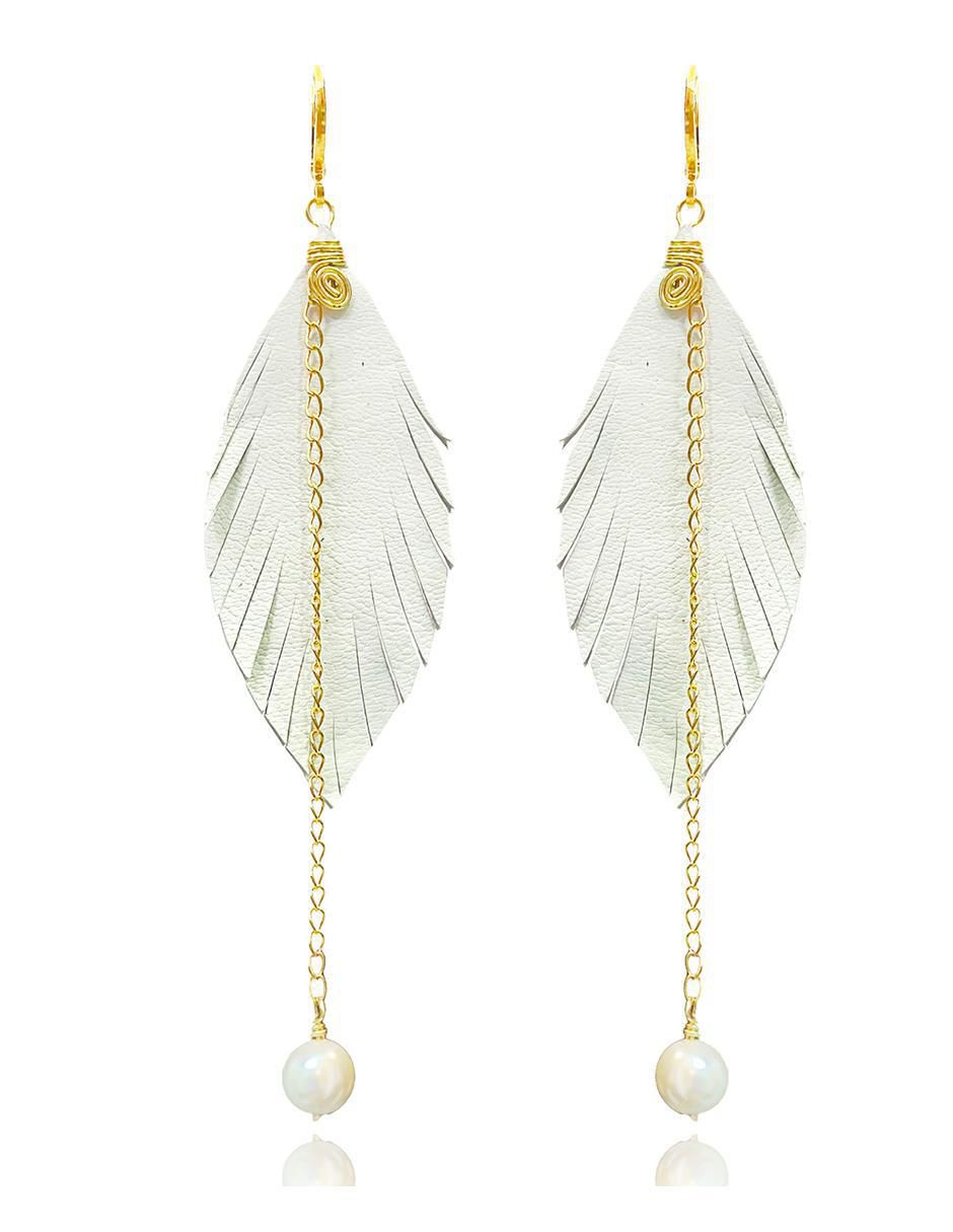 Set de aretes pluma con acabado Baño de Oro Perla