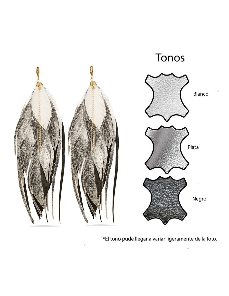 Aretes Largos de pluma de piel con acabado baño de oro 18k 4