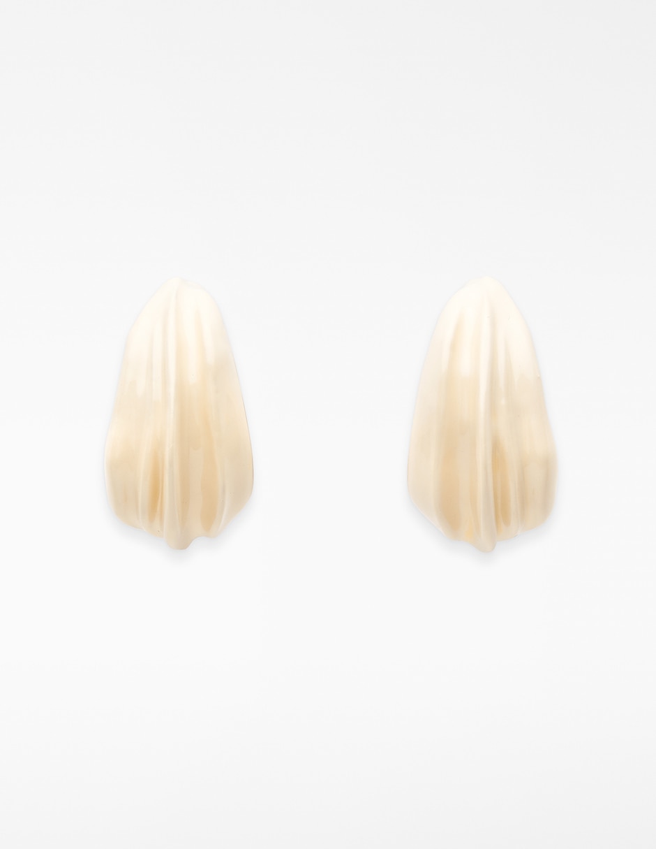 Aretes cortos de media luna