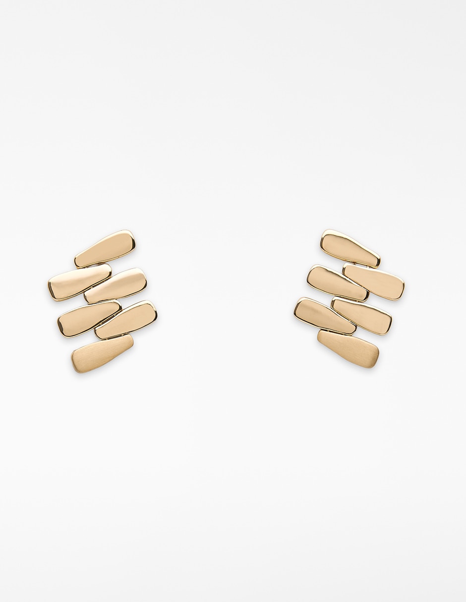 Aretes cortos con acabado brillante 4